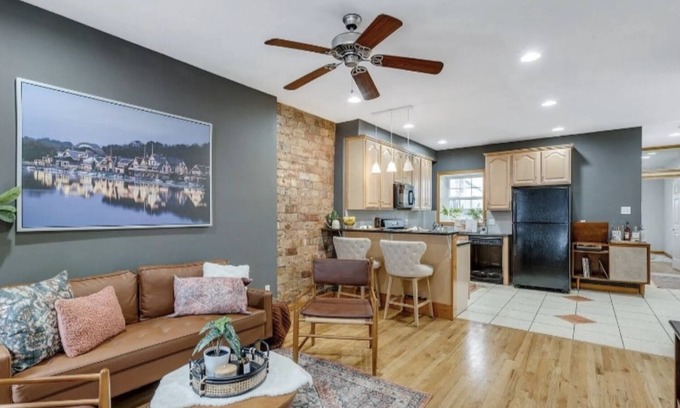 Spring Garden Condominio | Spacious 2 BR Fairmount-Francisville Flat