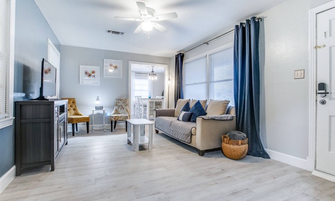 Pasadena Casa | Spacious 2 BR Fully Equipped Near Downtown/Galveston