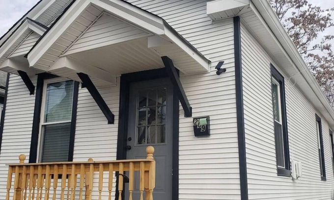 Ludlow Casa | Spacious 2 BR home minutes from Downtown Cincy!