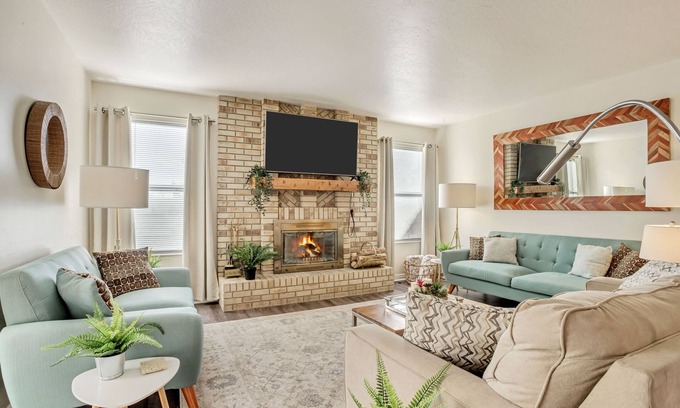 Cottonwood Heights Casa | Spacious-2 Hot Tubs-close to 4 ski resorts!
