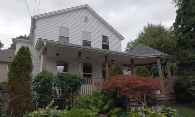 Downtown Niagara Falls Casa | Spacious 2 Story House with Beautiful Garden