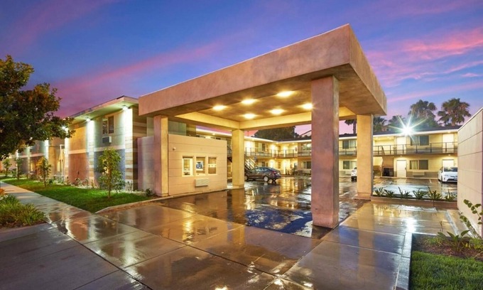 Anaheim Resort Hotel | Spacious 2-Unit Stay – Near Disneyland, Anaheim Gardenwalk, Must-See Attractions