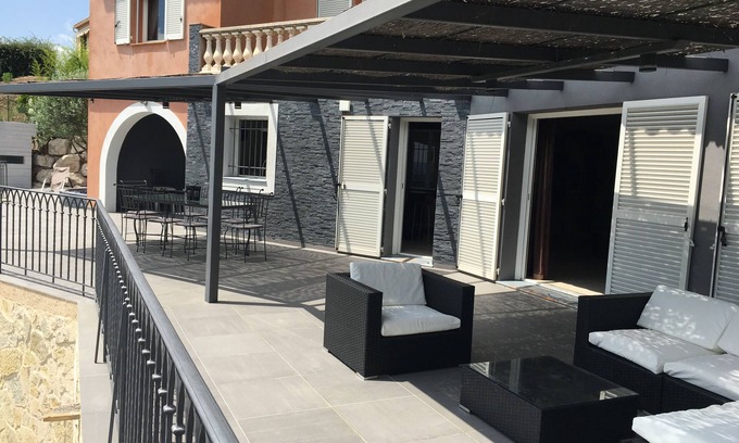 Tanneron Casa | Amplia casa soleada de 210m2 para 10 personas