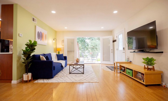 Heritage District Apartamento | ✨Spacious 2B2B in Sunnyvale 🌲 Patio/AC/1000mb wifi/ more…
