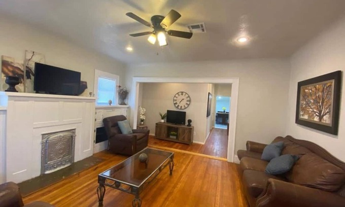 El Paso Casa | Spacious 2BD/1 Bth in Central-EP