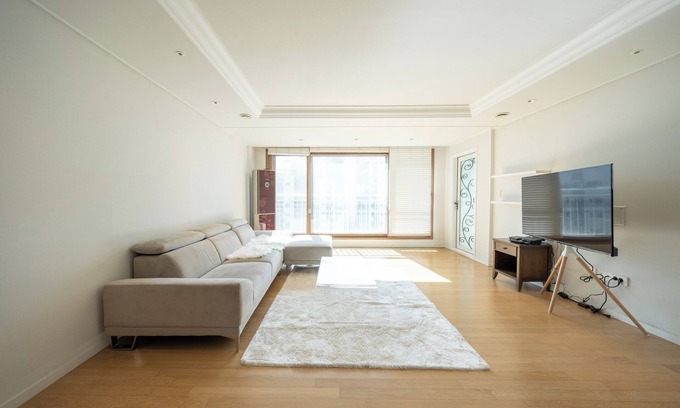 Apgujeong Apartamento | Spacious 2bdr 2bth Room in Gangnam 105m2