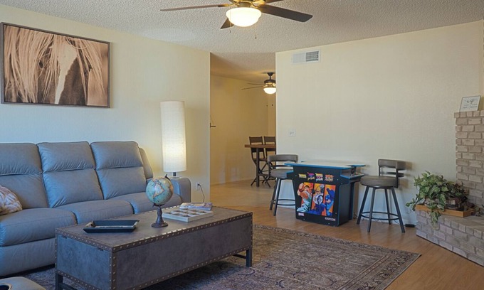 Maryvale Village Casa | Spacious 2bed-2bath Glendale retreat private pool 1 car garage central location.