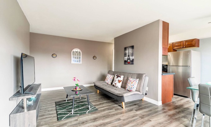 Rosedale Apartamento | Spacious 2BR Apt - Near DT Hamilton!