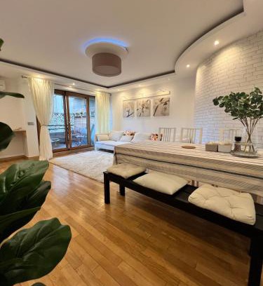 Charenton-le-Pont Apartamento | Spacious 2BR Balcony and AC