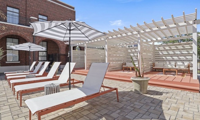 New Orleans Hotel | Spacious 2BR Suite in NOLA Near Garden District