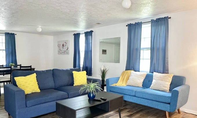 Indianapolis Casa | Spacious 2BR with Backyard Oasis