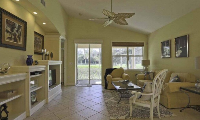 Braden River Casa | Spacious 3/2 home located in Tara Preserve with screened patio - Skippin Stones
