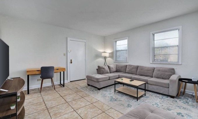 Anniston Apartamento | Spacious 3 Bd, centrally located