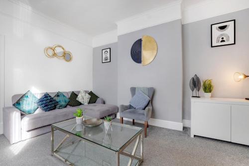 South Shields Casa | Spacious 3-Bed Home in South Shields, Sleeps 8