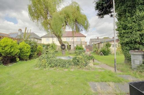 Havering Casa | Spacious 3-Bed Home in Rainham