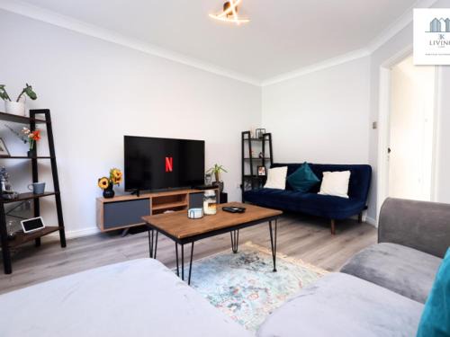 Bridgend Apartamento | Spacious 3 Bed Home In The Heart Of Bridgend - By EKLIVING LUXE Short Lets & Serviced Accommodation