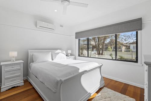 Airport West Casa | Spacious 3-Bed With Outdoor Dining Near Airport