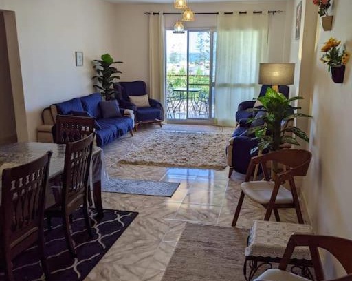 Borg el Arab Apartamento | Spacious 3 bedroom apartment with a sea view.