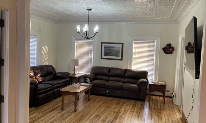 Au Sable Forks Casa | Spacious 3 bedroom 3 bath house that sleeps 10. 20 minutes to whiteface.