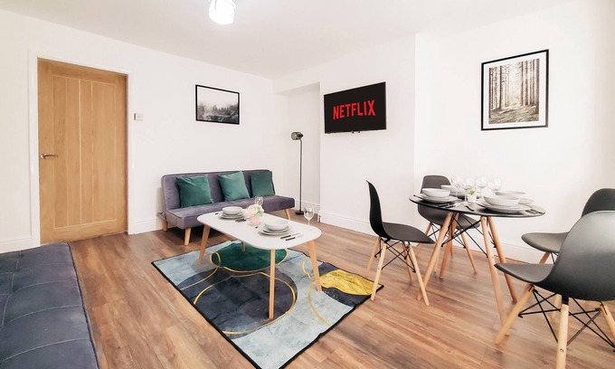 Acocks Green Casa | ✪Spacious 3 Bedroom Home✪- Near Nec, Bullring & BHX (Airport)