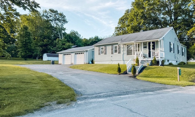 Slippery Rock Casa | Spacious 3 bedroom home with plenty of green space