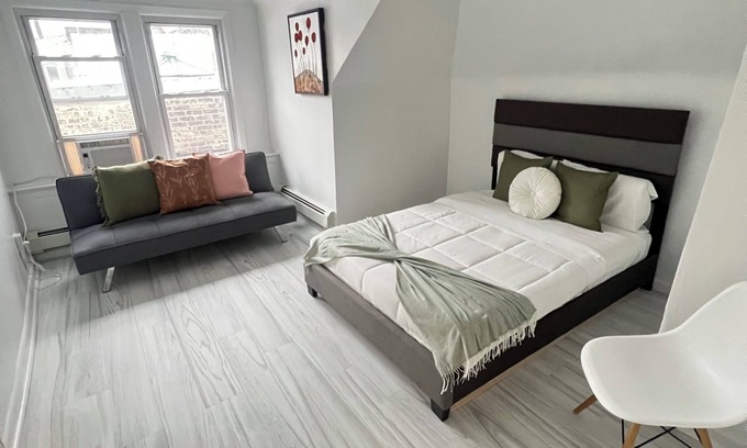 West New York Apartamento | Spacious 3-bedroom apartment in brilliant close to New York with balcony.