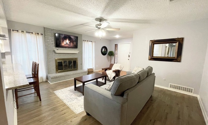 West Arlington Casa | Spacious 3-Bedroom 2-Bath Condo