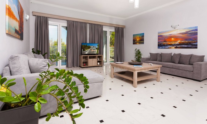 Kalpaki Apartamento | Spacious 3 Bedroom Apartment