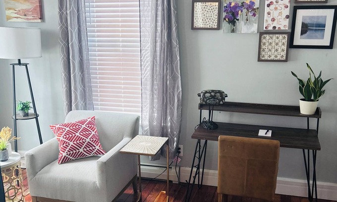 Catskill Apartamento | Spacious 3-bedroom apartment in Catskill village - walkable to area attractions