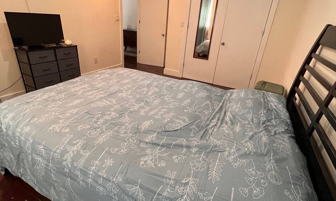 Washington Heights Apartamento | Spacious 3-bedroom apartment with WiFi, AC in lovely New York