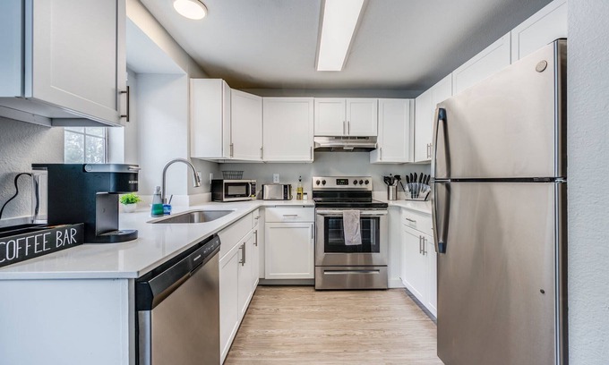 Puyallup Apartamento | Spacious 3 Bedroom Apartment in Puyallup, WA | Ideal for Families & Groups