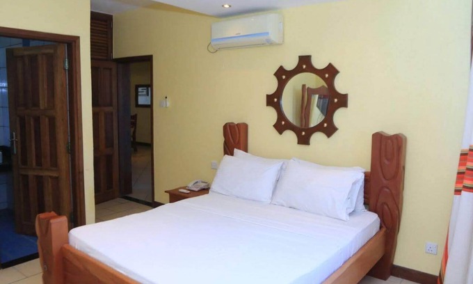 Bamburi Apartamento | Spacious 3-bedroom apartment with fitness room, WiFi in enchanting Mombasa