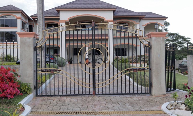 Mammee Bay Apartamento | Spacious 3-bedroom apartment with WiFi, AC in lovely St Ann