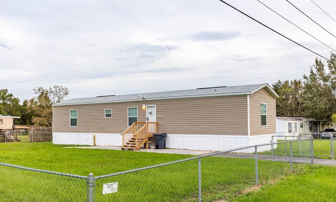 Nichols Cabaña | Spacious 3 bedroom cottage South Lakeland/Parking