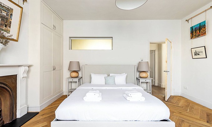 Hammersmith Broadway Apartamento | Spacious 3-Bedroom Garden Apartment in Charming Brackenbury Village, London