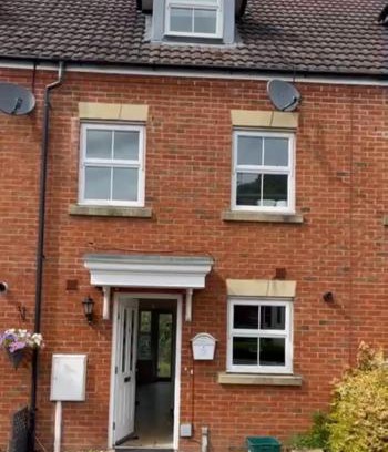 Darwin Casa | Spacious 3 bedroom house minutes from Biggin Hill Airport