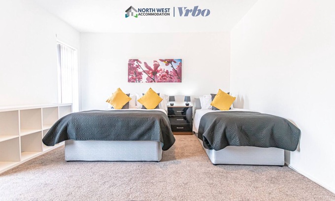 Wigan Casa | Spacious 3-Bedroom House in Ince, Wigan | Free Parking&Wifi | Long Stays Welcome