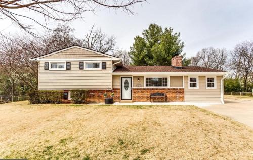 Groveton Casa | Spacious 3-Bedroom Modern Home Near Old Town Alexandria