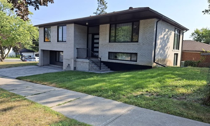 Newtonbrook Casa | Spacious 3-Bedroom Retreat + Free Parking