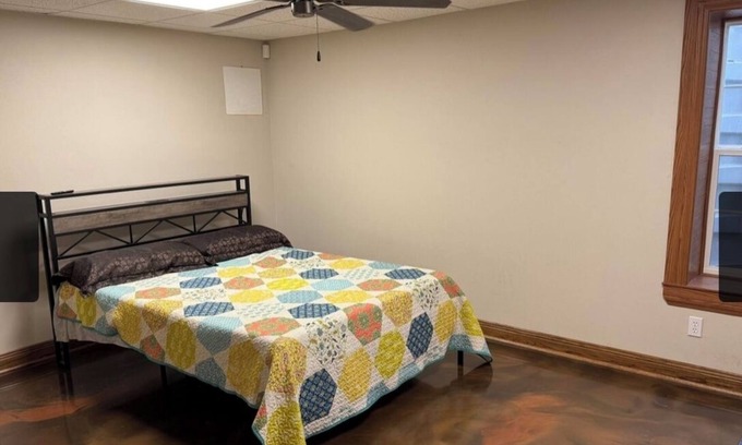 Duquesne Casa | Spacious 3-Bedroom Retreat with AC, Sound System & Smart TVs in Every Room