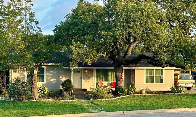 Marble Falls Casa | Spacious 3 bedroom hom in charming Marble Falls with WiFi, AC