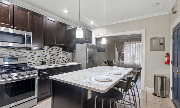 North Bergen Apartamento | Spacious 3-bedroom apartment with AC in North Bergen close to NYC