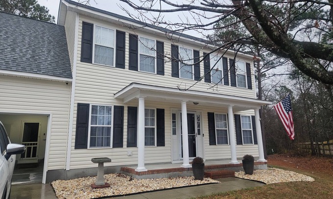 Wilmington Casa | Spacious 3 BR, 2.5 Bath on quiet cul-de-sac within minutes of Leland Town Center
