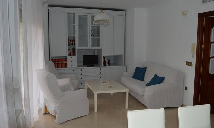 La Trinidad-San Juan y Todos los Santos Apartamento | Apartamento céntrico en Córdoba con 3 habitaciones, cerca de Plaza de Tendillas y zonas históricas