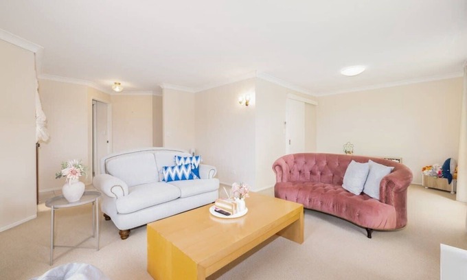 Calamvale Casa | Spacious 3-BR Haven Prime Location Shopping Centre