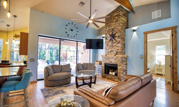 Laurel Casa | Spacious 3 Br Home w/ Pool- 1 mile walk to beach