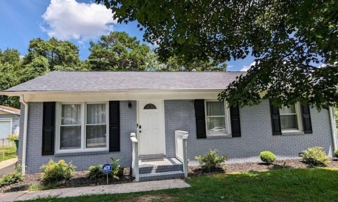 Paw Creek Casa | Spacious 3 BR near Airport