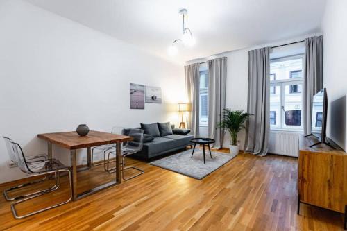 Neulerchenfeld Apartamento | Spacious 3-room apt. 15 min to the city center