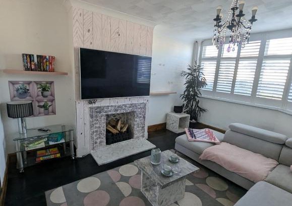 Ipswich Casa | Spacious 3B Home with Garden in Central Ipswich