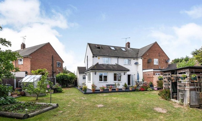 South Ockendon Casa | Spacious 3bed Property With Parking & Large Garden